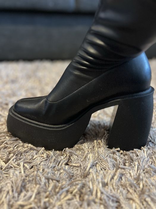 Дамски ботуши Бершка - нови с етикет