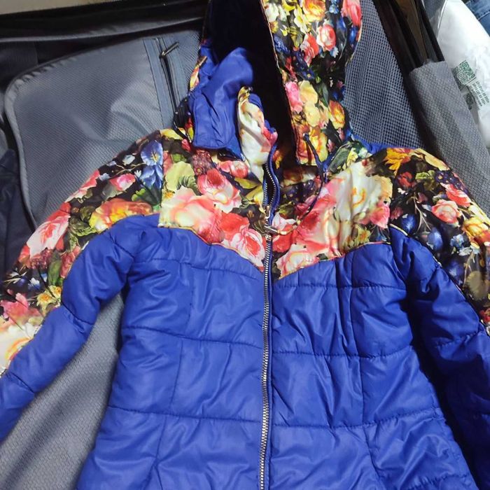 Куртки на девочку.