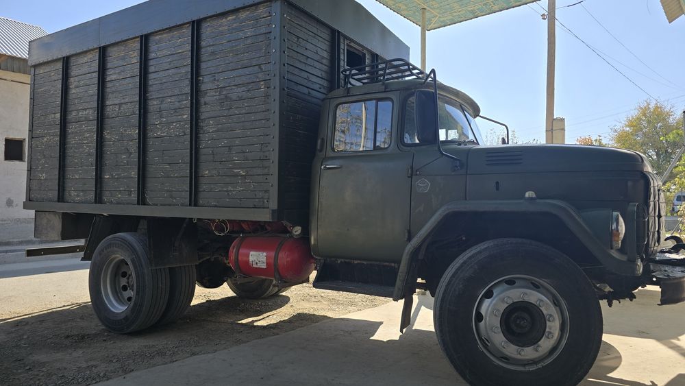 Зил - 131 сотилади.