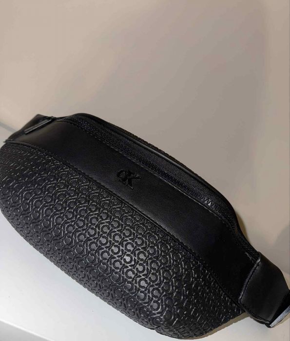 В НАЛИЧНОСТ!; Boss ; Calvin Klein ; чанта за кръст ; паласка; НОВИ