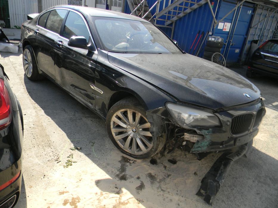 Dezmembrari  BMW 7 (F01, F02, F03, F04)  2008  > 2015 750 i Benzina