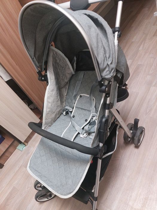 Детская прогулочная коляска