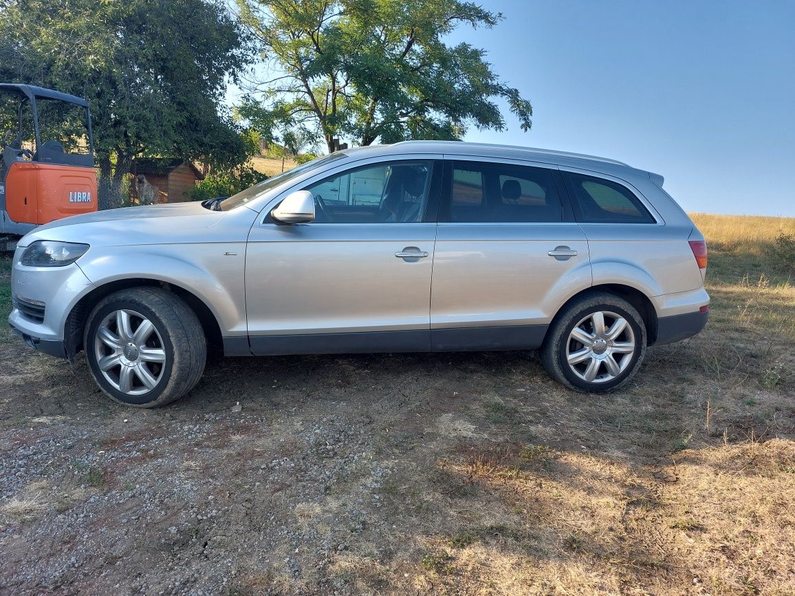 Продава се Audi Q7 3.0tdi