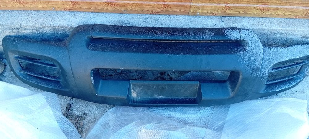 Накладка переднего бампера