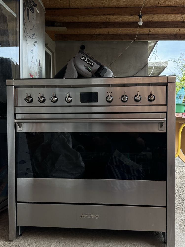 Професионална газова печка SMEG