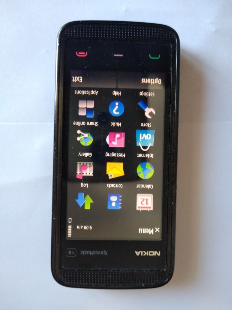 Telefon Nokia Xpress cu touchscreen.