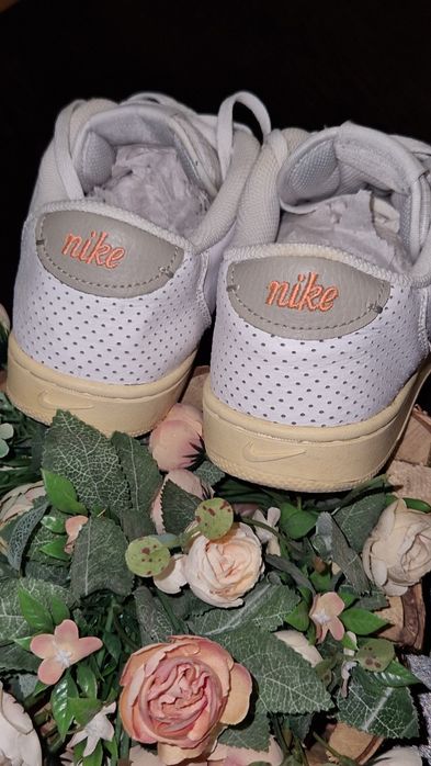 Дамски маратонки Nike Court Vintage