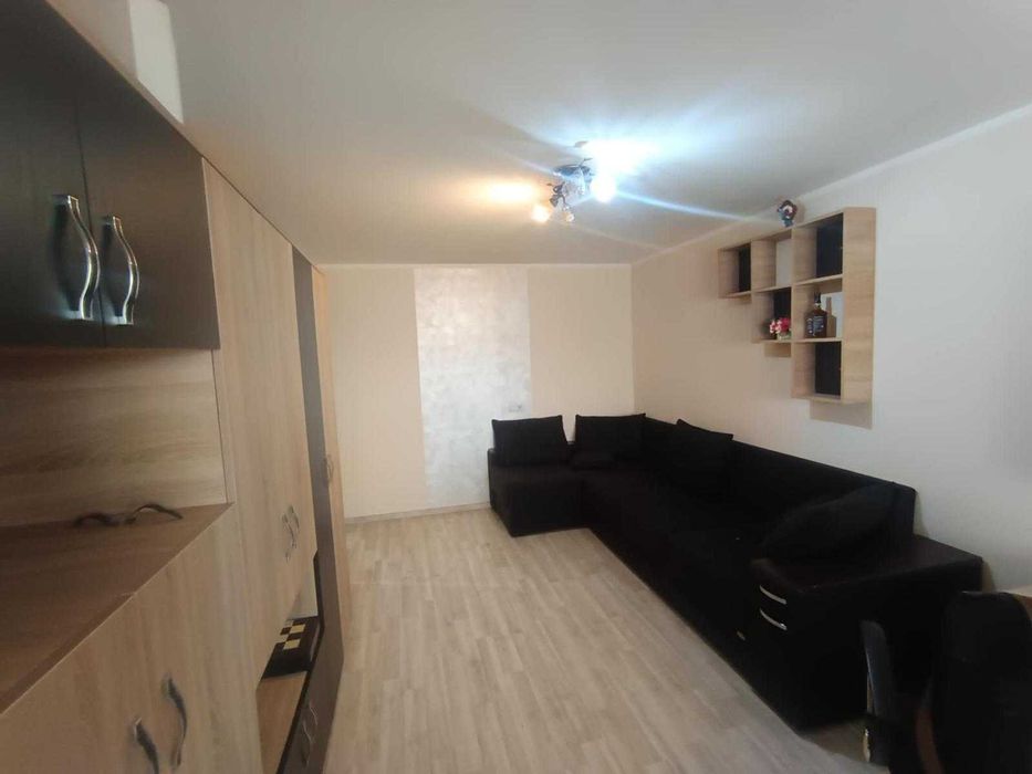 Vând apartament  3 camere