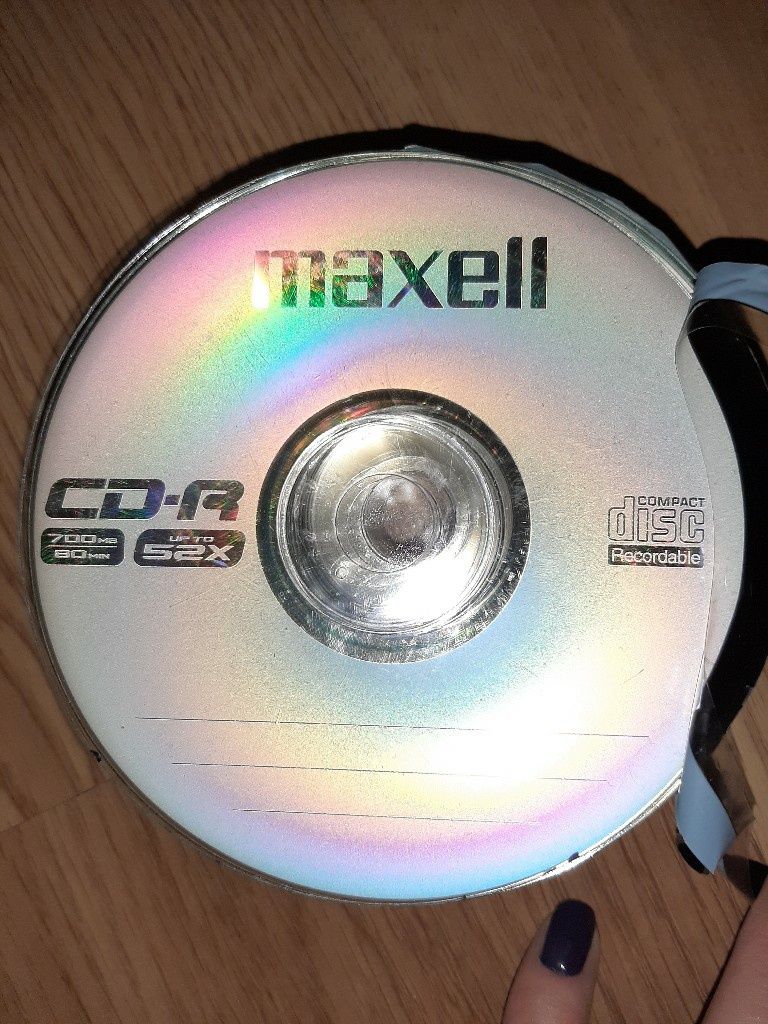 Дискове : DVD - R, CD - R, CD - RW