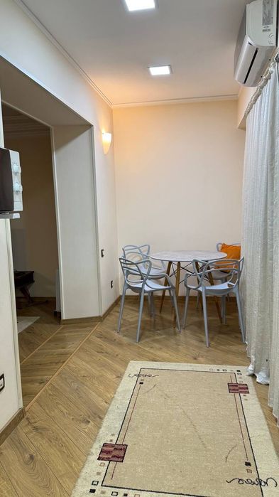 Сдам 3х квартиру на втором этаже кирпичного дома ( ЦУМ) на долгий срок