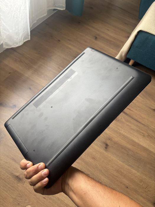 Hp 17,3” • i3 generatia 10• impecabil!