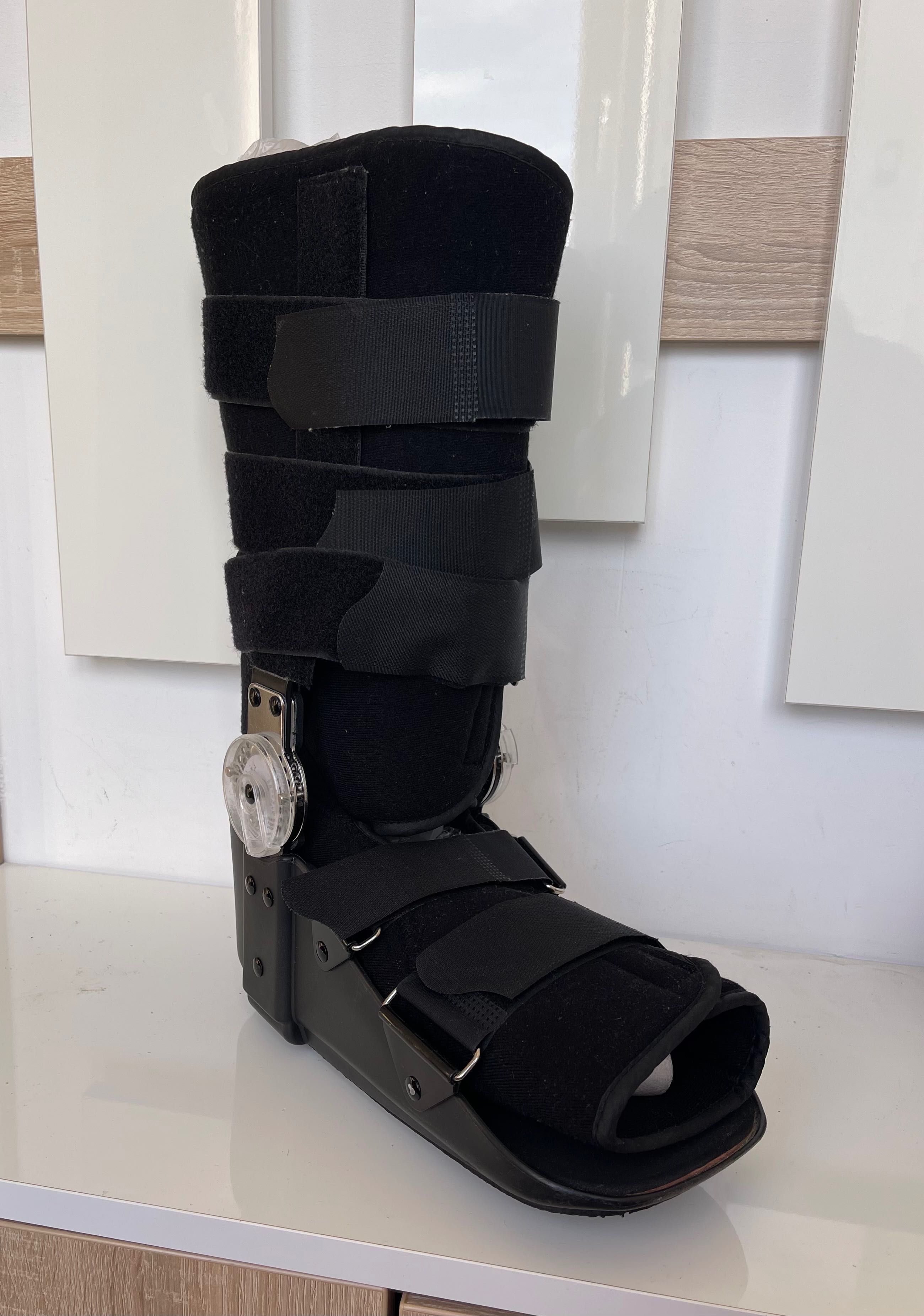 Ботуш с шарнир за глезенна става Protect ROM Walker 9300 ортеза глезен