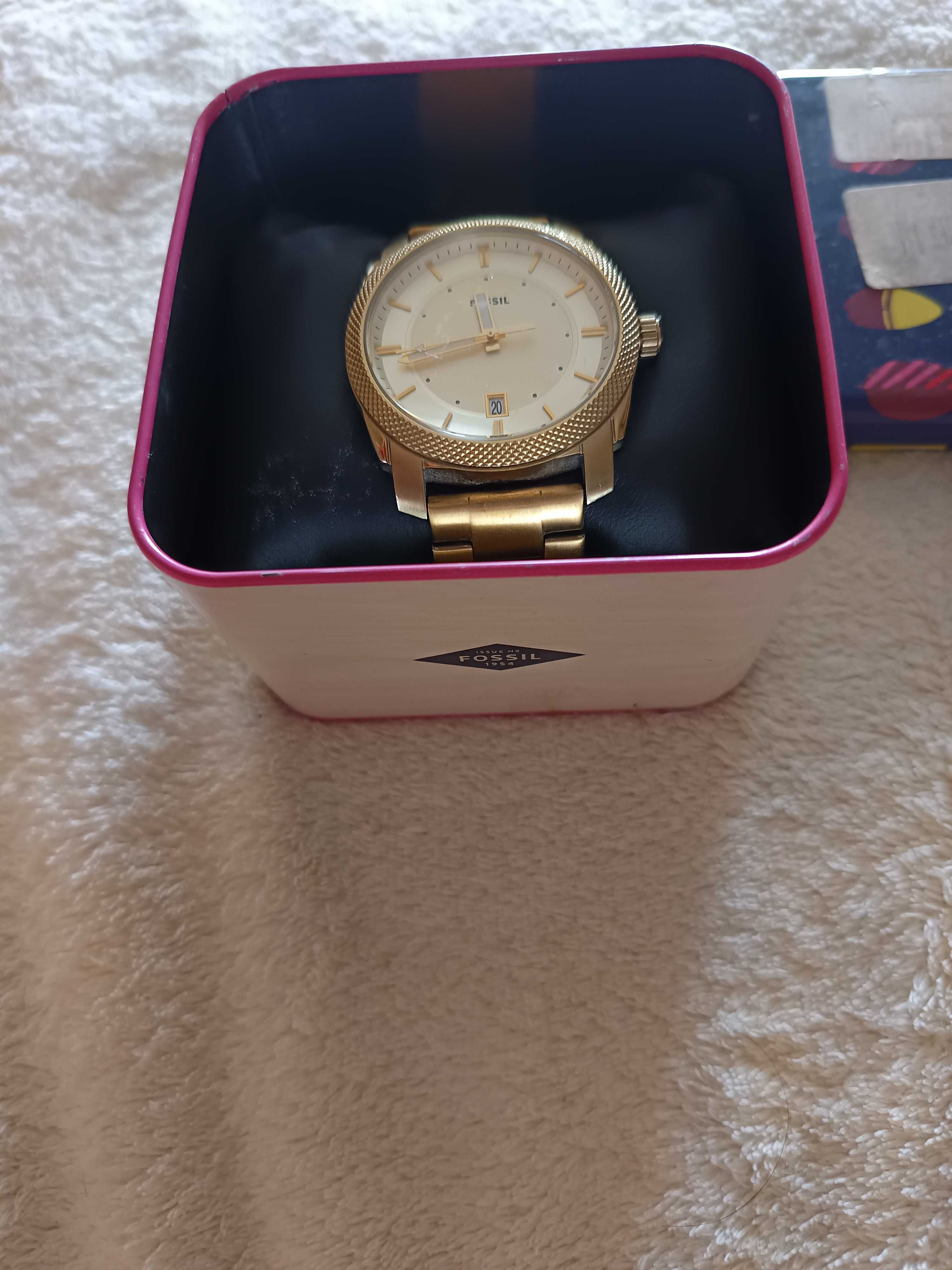 Fossil часовник унисекс