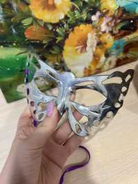 Карнавальная серебряная маска