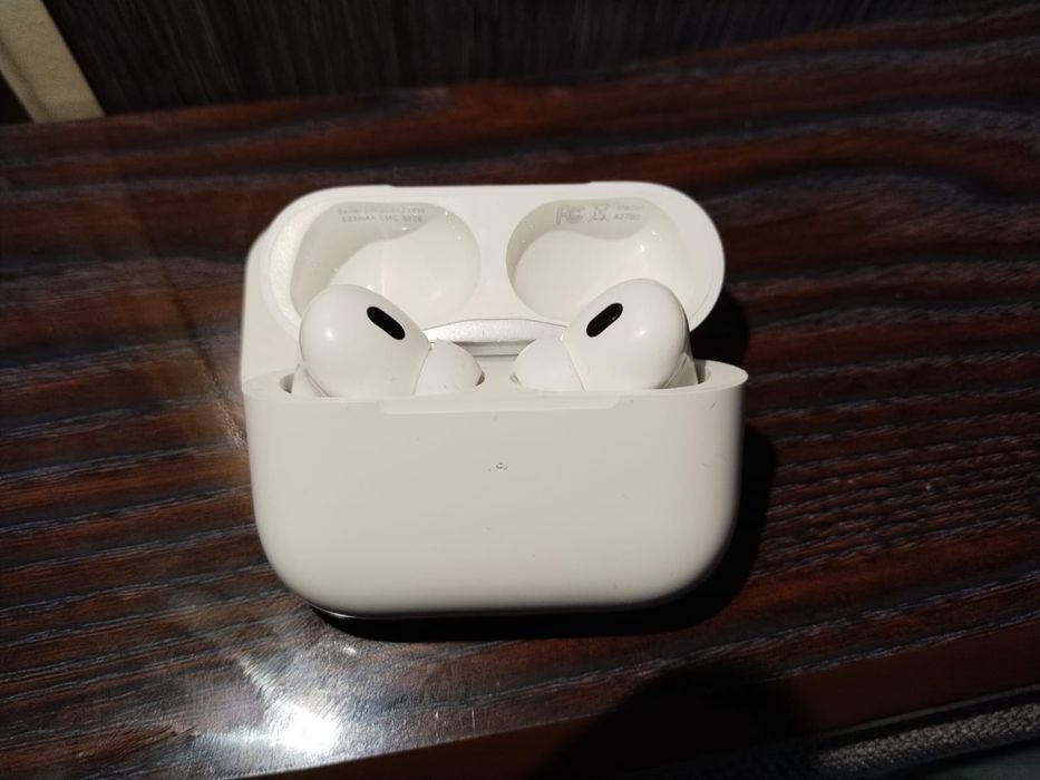 AirPods Pro 2, почти новые, носил 2 раза
