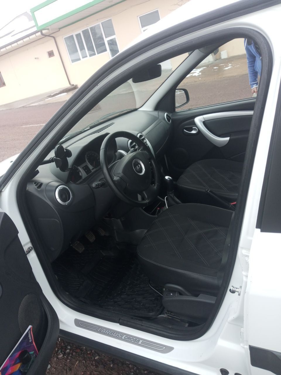 Lada Largus cross