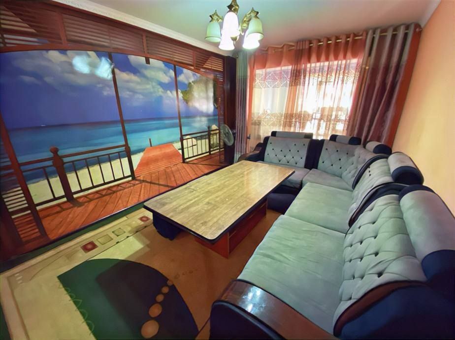 СРОЧНО СОТИЛАДИ Чирчик ш. 8 м/н йул юзи 2х/1/4 торцевой 56 м²