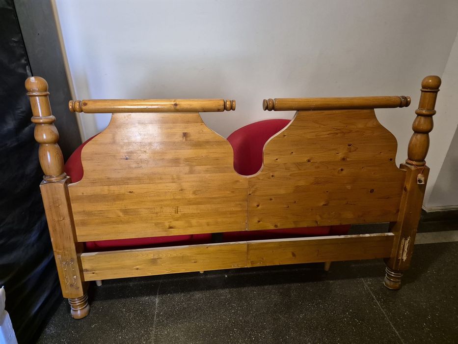 Tablie pat lemn masiv