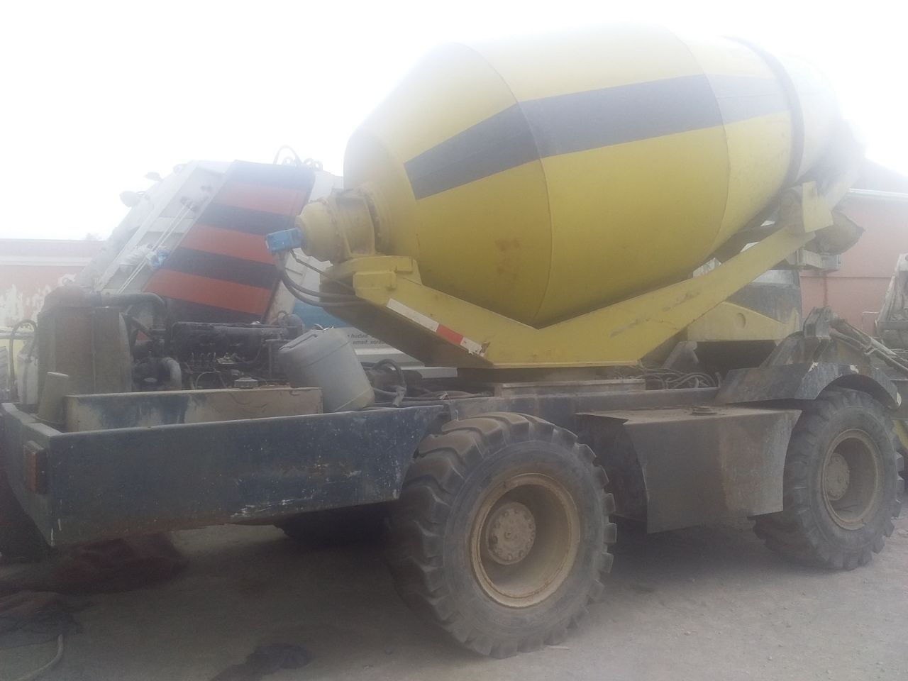 Maxsus texnika. Beton qorgich Carmix QGMC J 3500