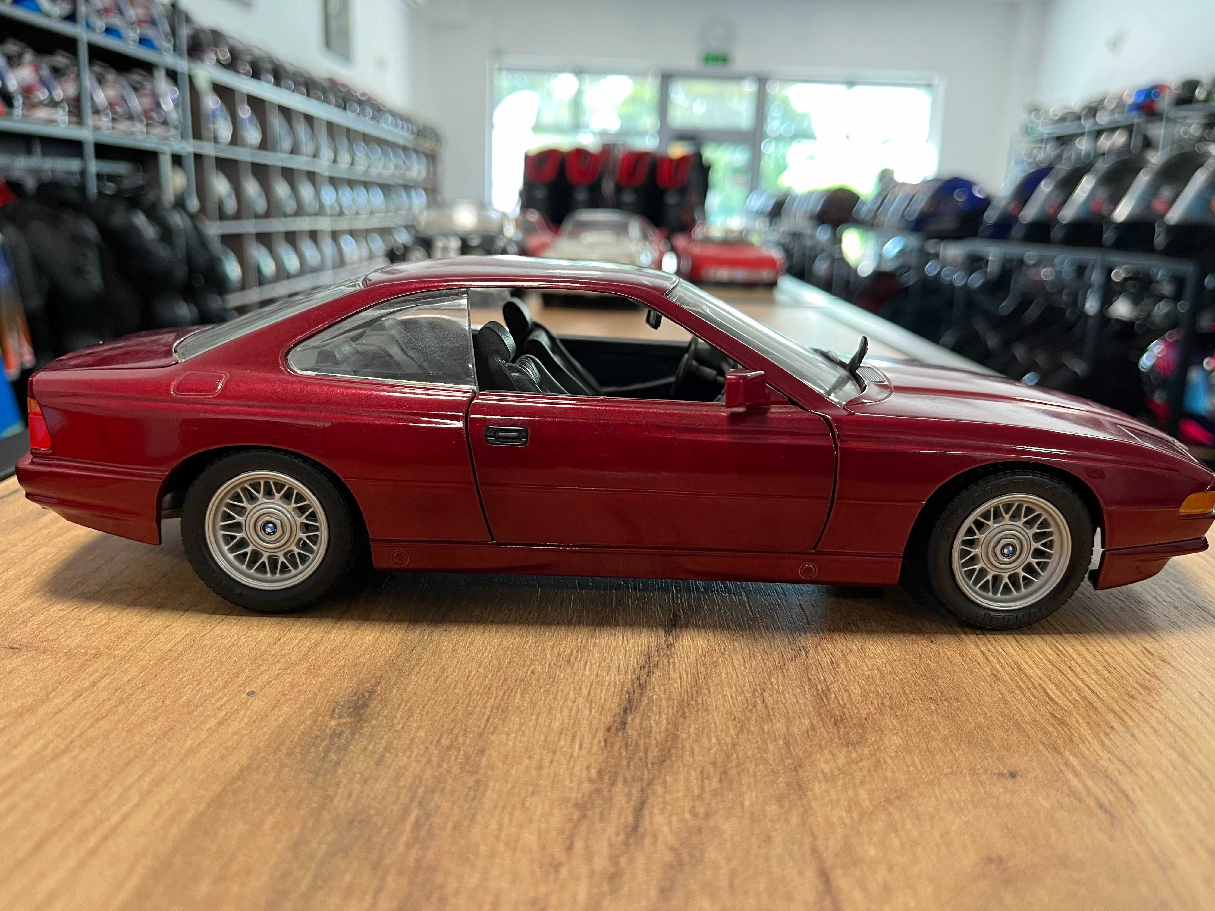 REVELL метален колекционерски модел количка  BMW 850 Ci г. 1:18 мащаб