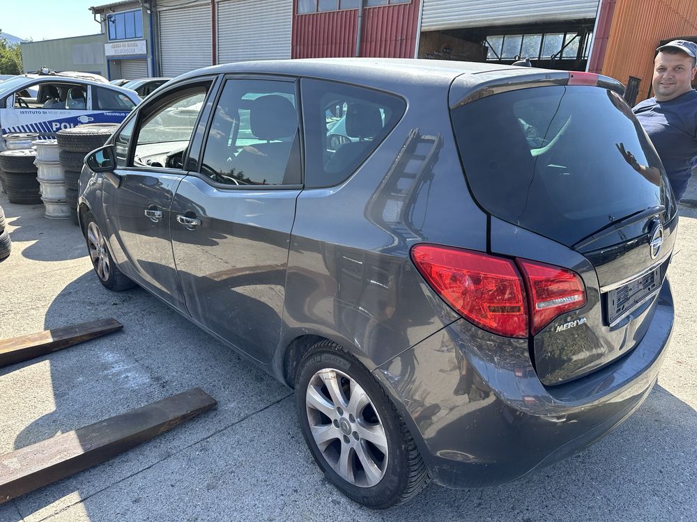 Opel Meriva 2012 1.3 cdti НА ЧАСТИ