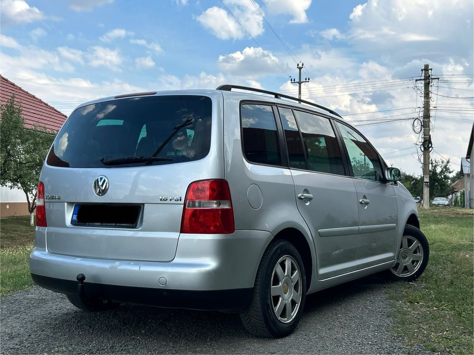 Volkswagen touran 2005 1.6 benzina  105Cp 7 locuri