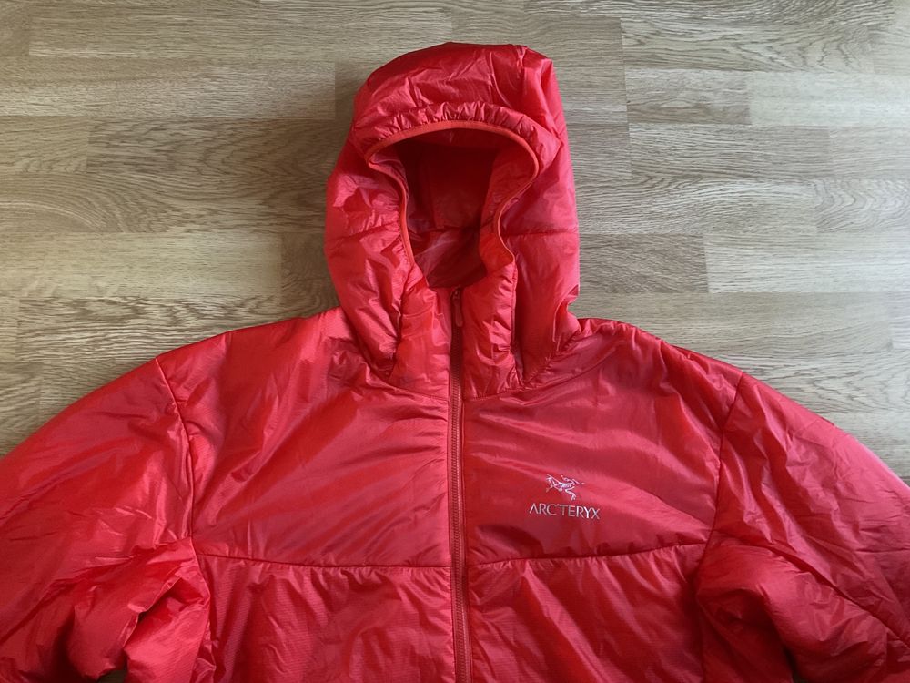 Geaca originala Arc'Teryx noua cu etichete