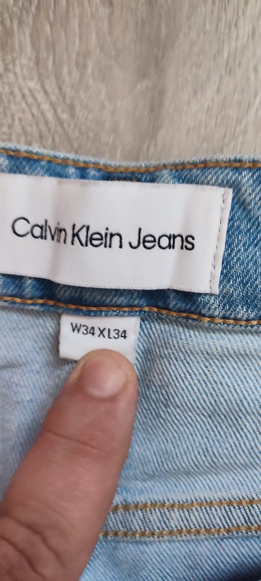 Blugi Calvin Klein W34