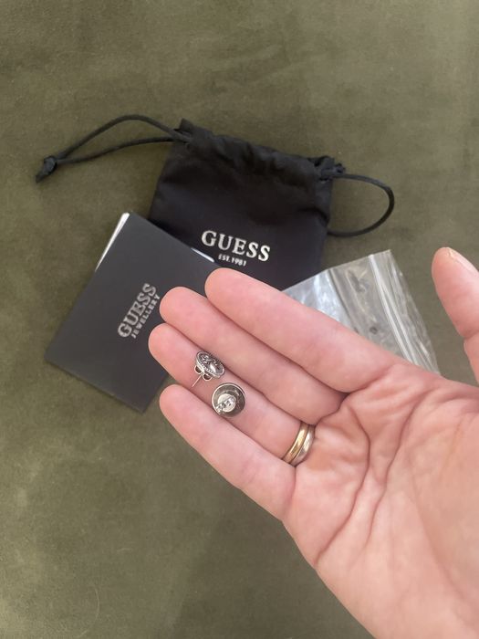 Нови обеци Guess