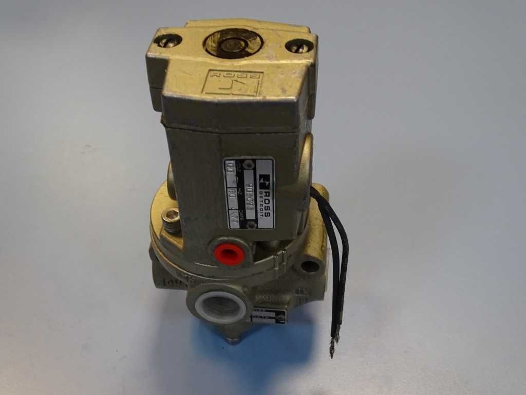 Пневматичен разпределител за преси ROSS J2773A4011 control valve 100V