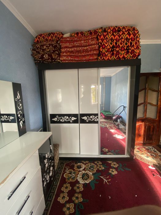 Продаётся шкаф-купе б/у в отличном состоянии.