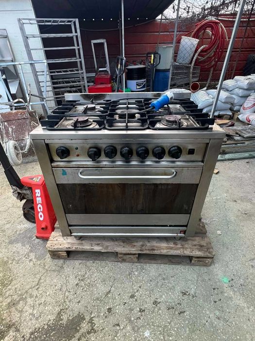 Готварска печка с котлони