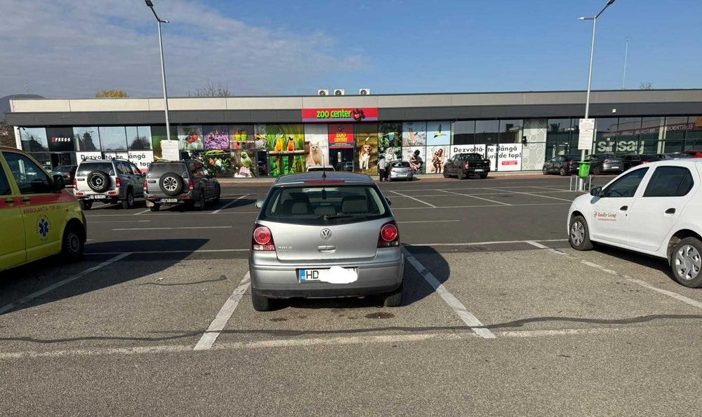 VW Polo  - 1.2 benzina 2006 4 usi - Aer Conditionat - 145000 KM