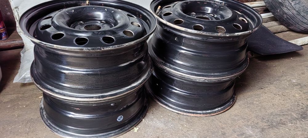 Диски р 15 на Хундай акцент, ровные