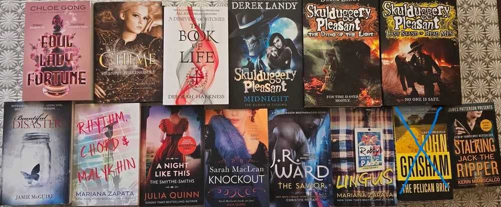 КНИГИ на английски език. В отлично състояние по 11 лв. за брой.