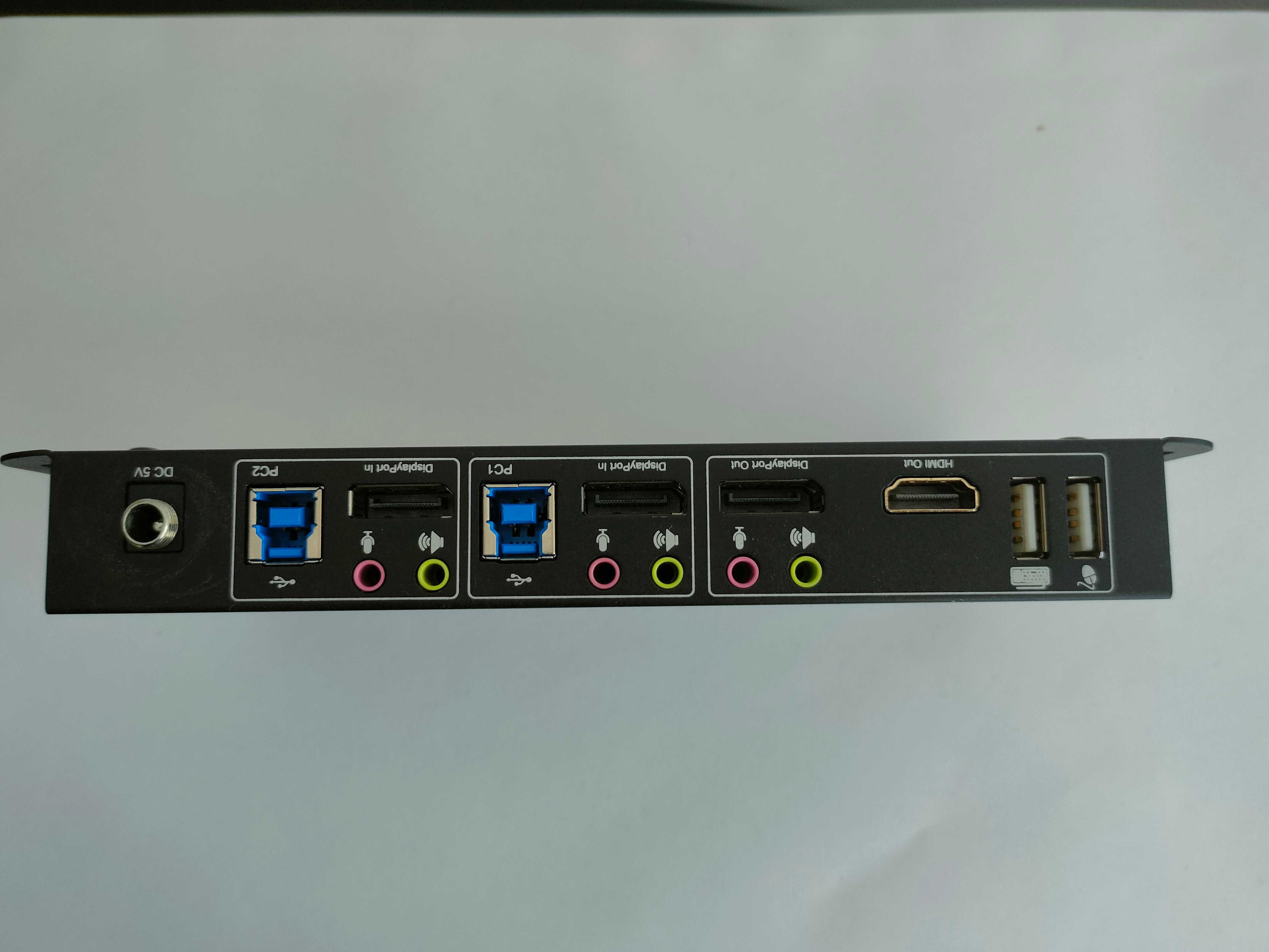 Delock DisplayPort 1.4 KVM Switch 8K 30 Hz with USB 3.0 and Audio