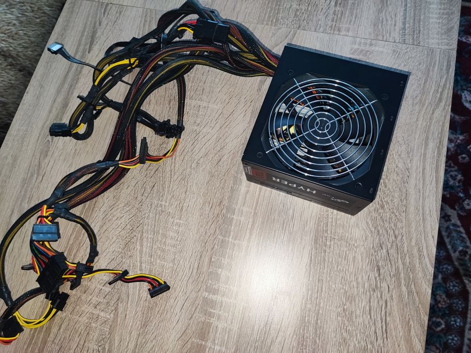 Захранване за компютър FSP Hyper 700W hp700s