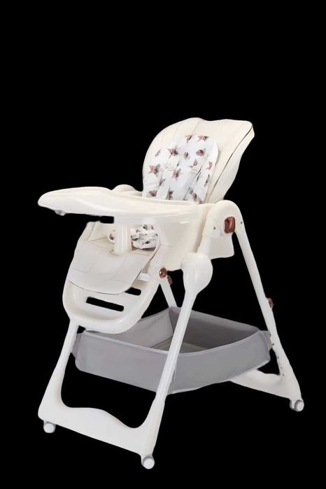 Детский стульчик для кормления. На колёсах.