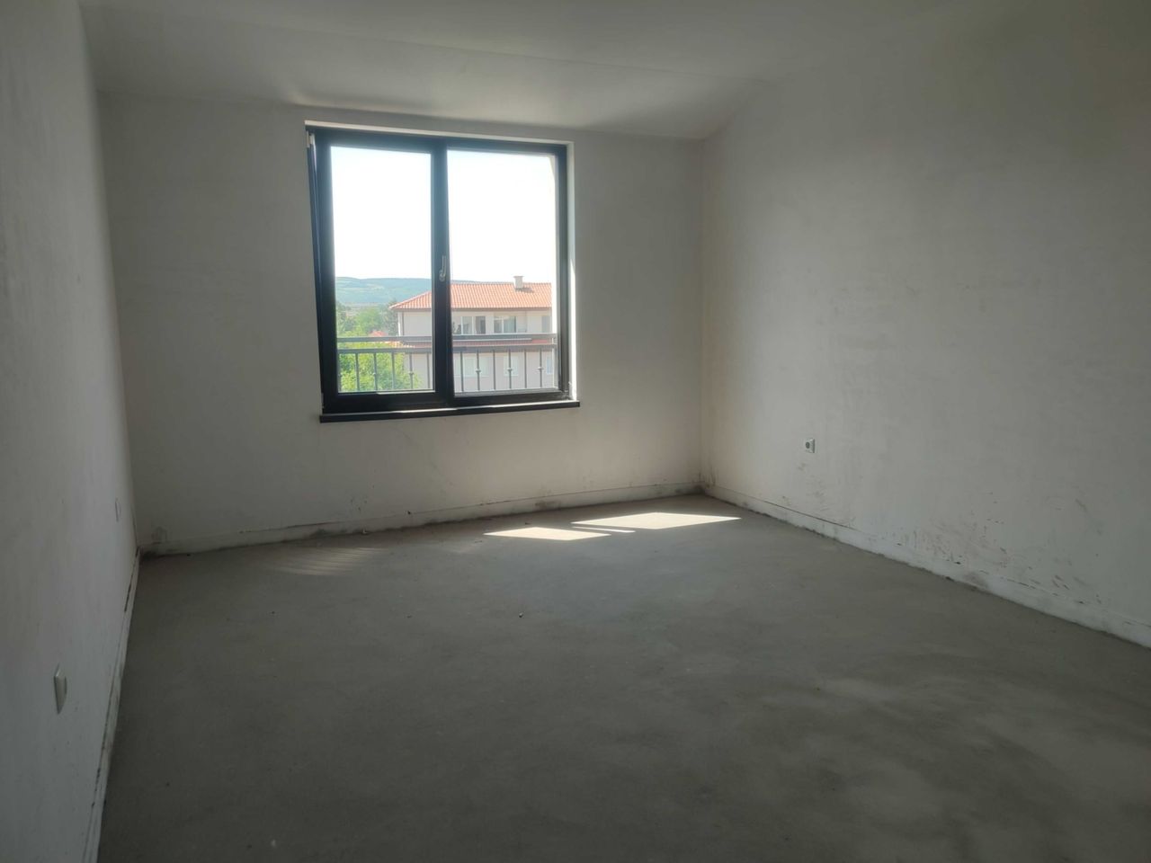 Продава се Тристаен апартамент в Търговище, Вароша - 93 кв.м за 1091 €/кв.м - Снимка #3
