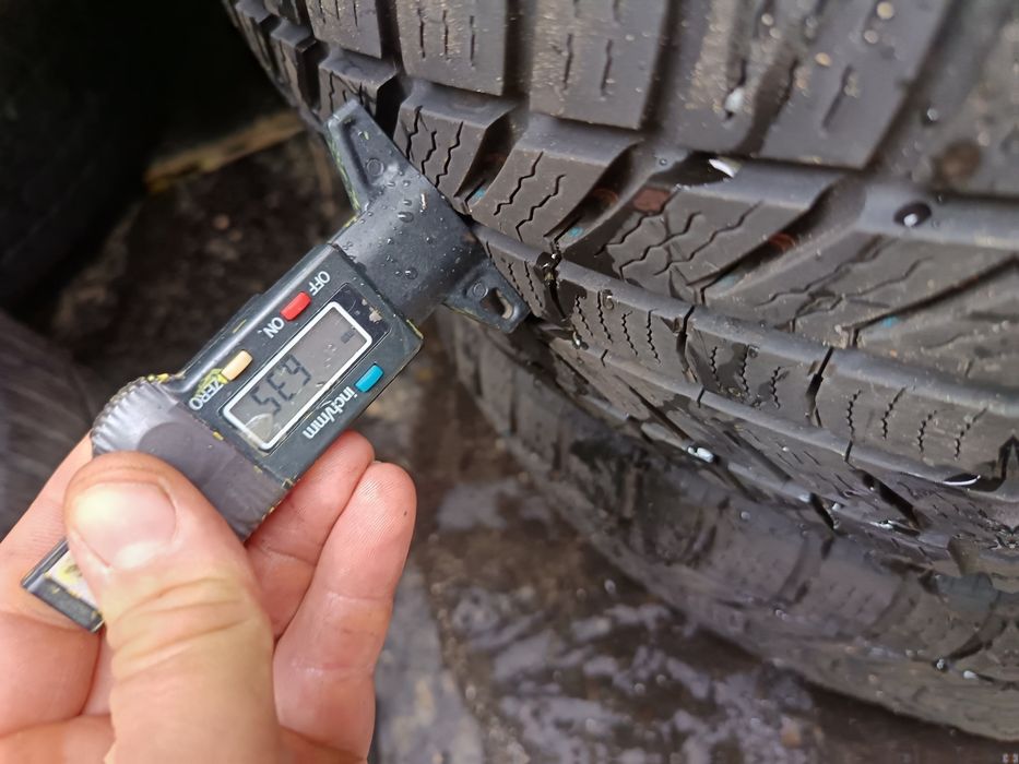 Anvelope MS iarna 235 60 18 continental 2022 6mm