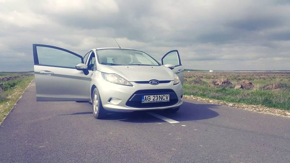 Vând Ford Fiesta