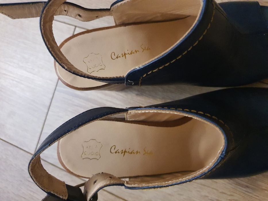 Vând încălțăminte dama