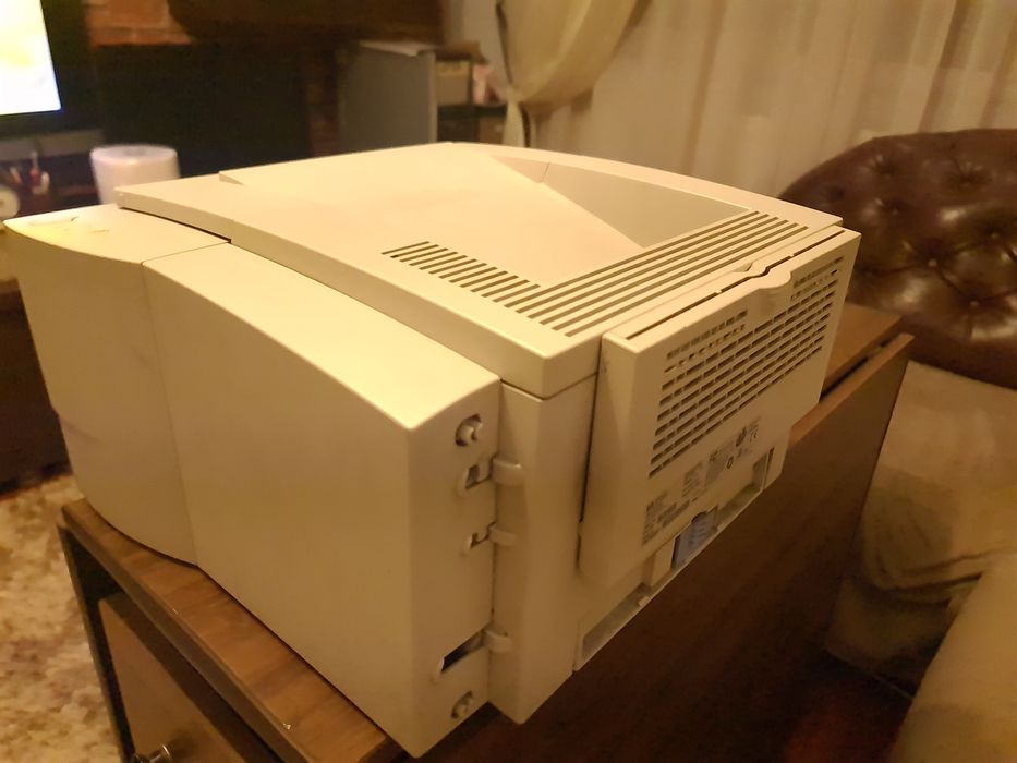Vand imprimanta HP 2100