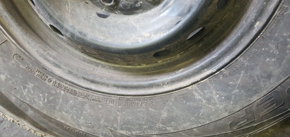 Зимни гуми с джанти 265/70/ R16