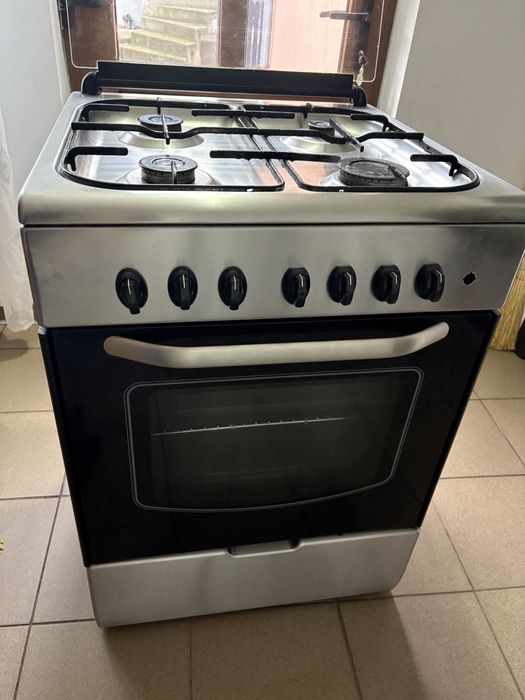 Vând aragaz stare funcțională