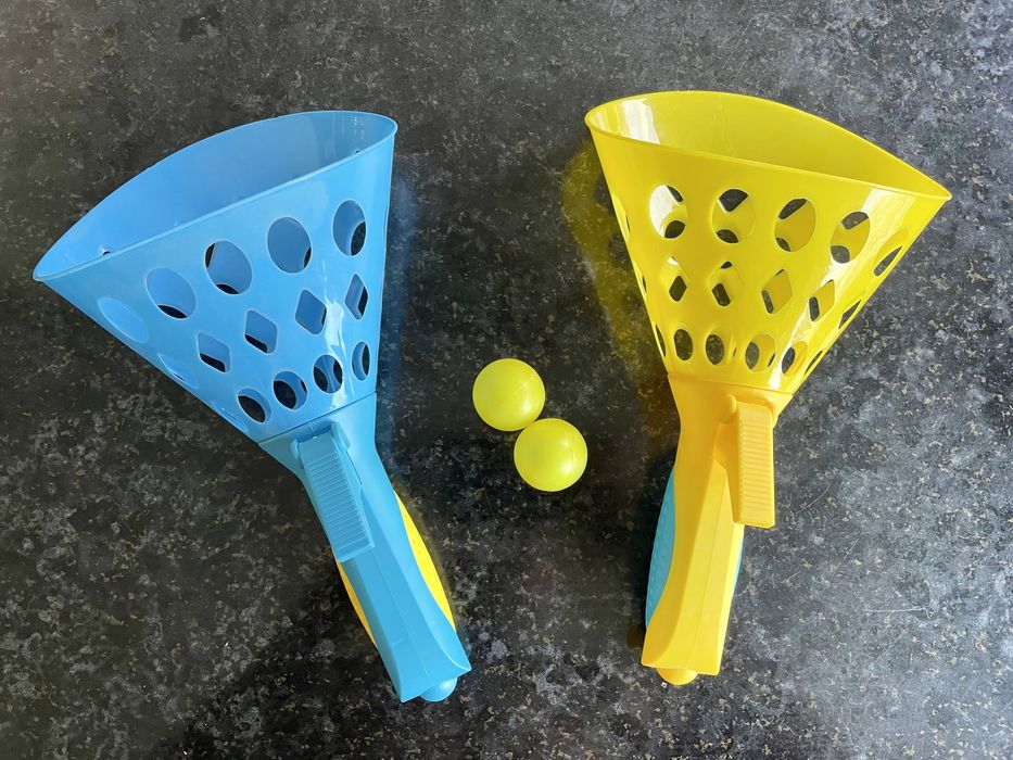 Плажна игра с изстрелване на топчета