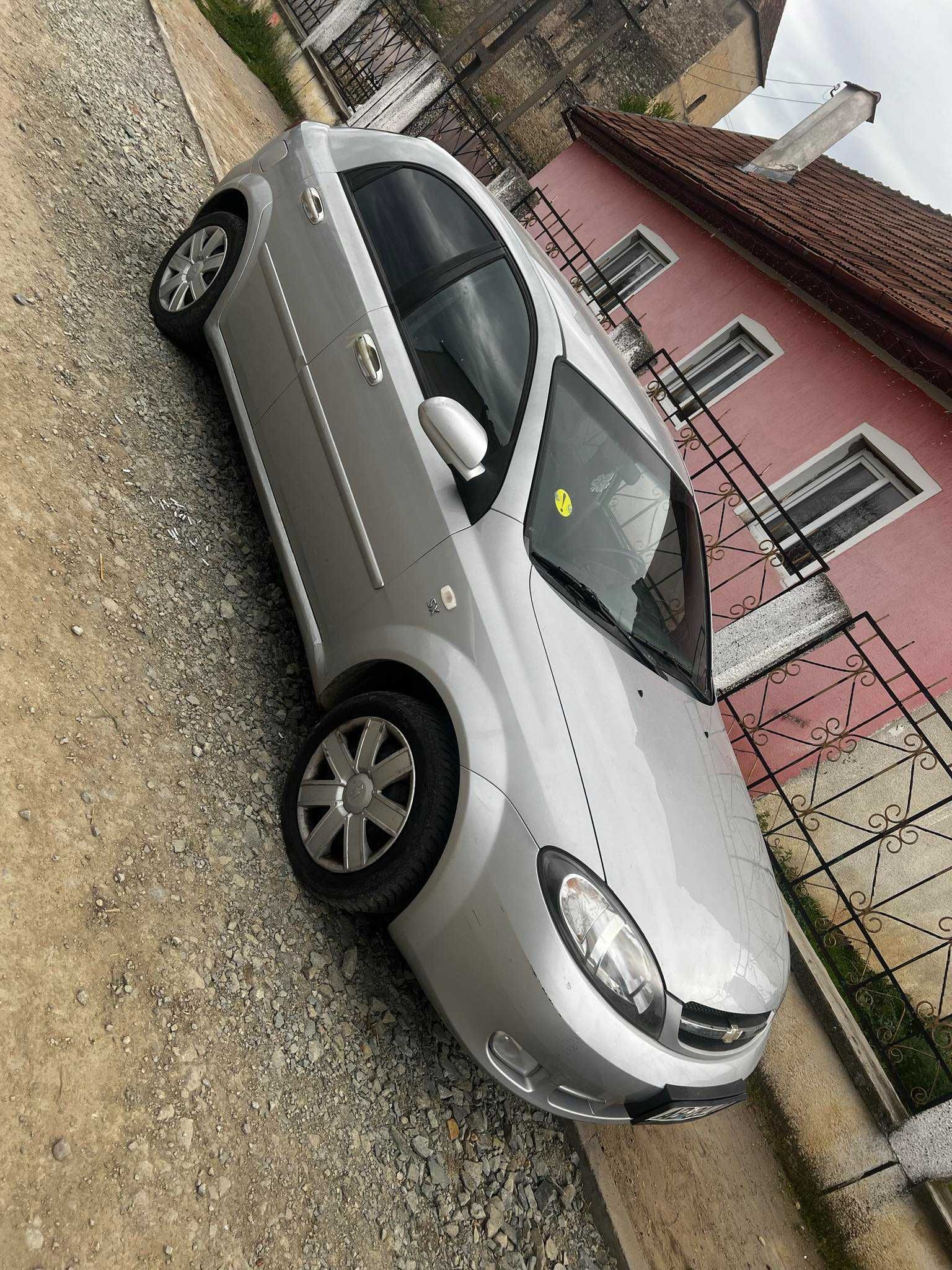 Vand  sau schimb chevrolet lacetti 1.6 benzina