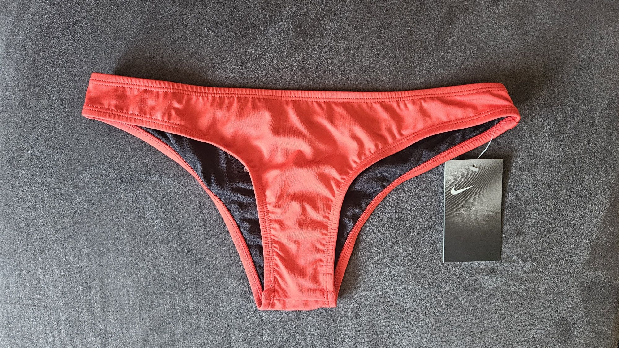Нов бански на Nike, М