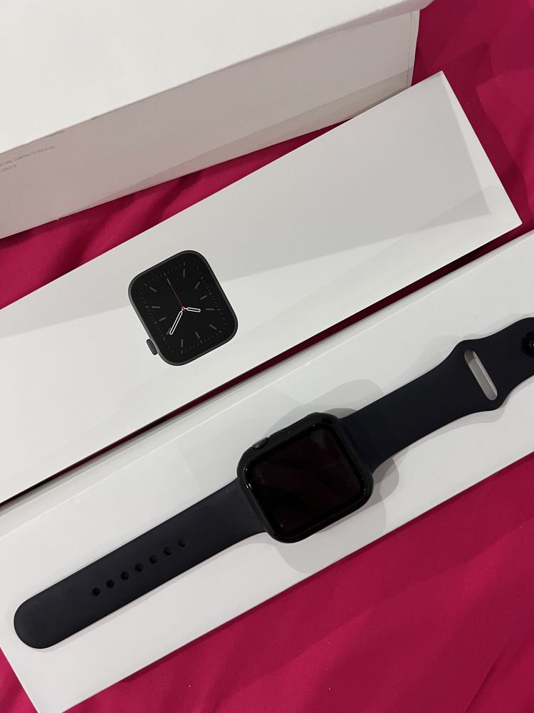 Часы Iwatch 6series  44mm space grey