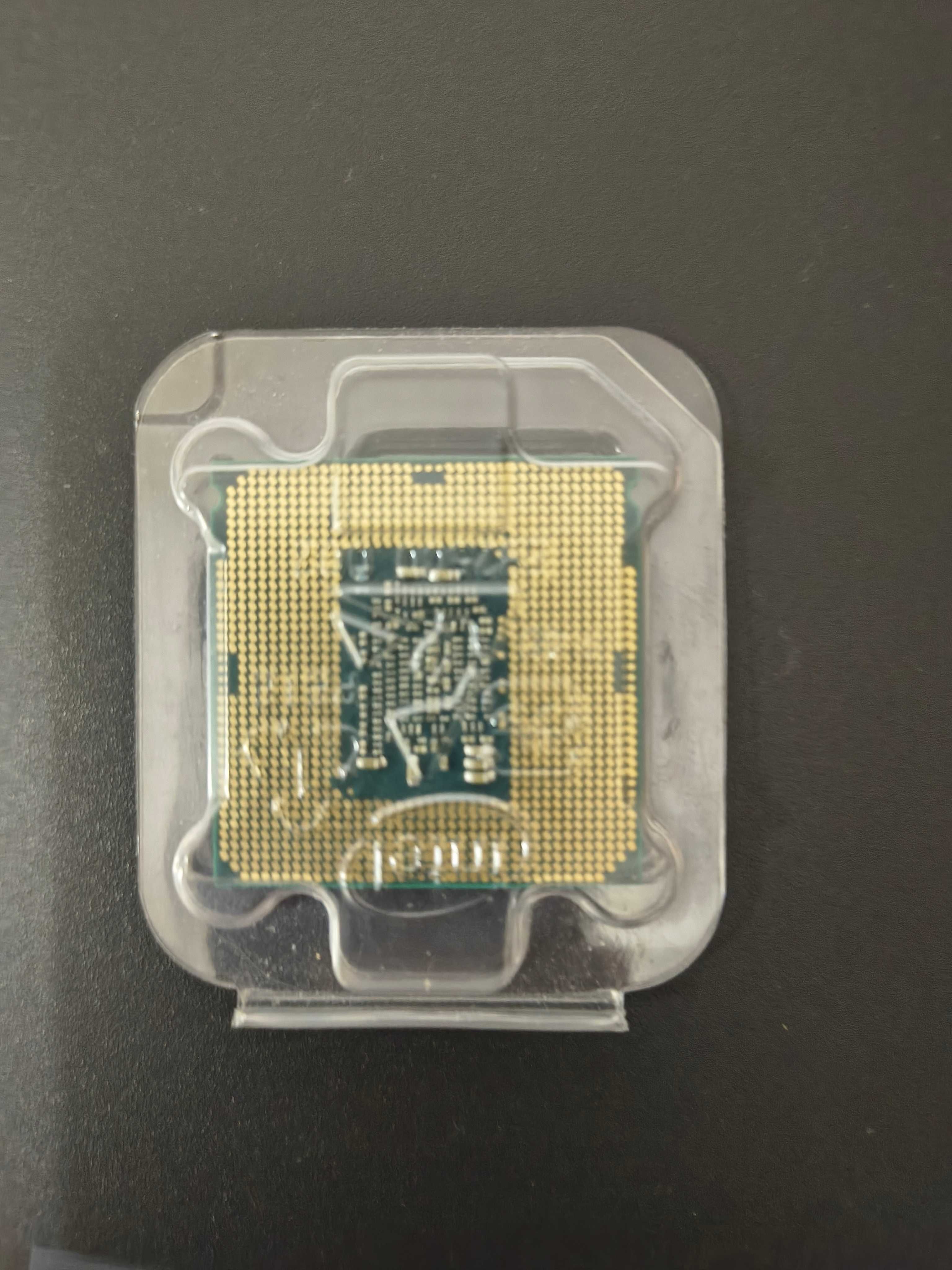 Продавам Intel Xeon E3-1230 V5